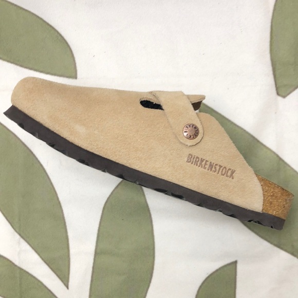 NWT Women's Latte Cream Suede Birkenstock Boston Shoes - Narrow Fit - Picture 4 of 8